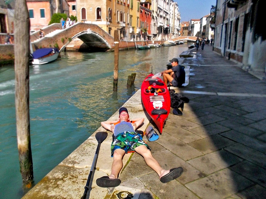 Каякинг в Венеции.